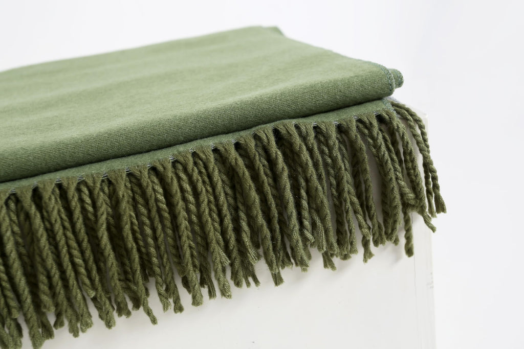 Jeelow reversible two-tone winter scarf in Tea Grey, 100% acrylic, 31 x 70.5 in., photo 4