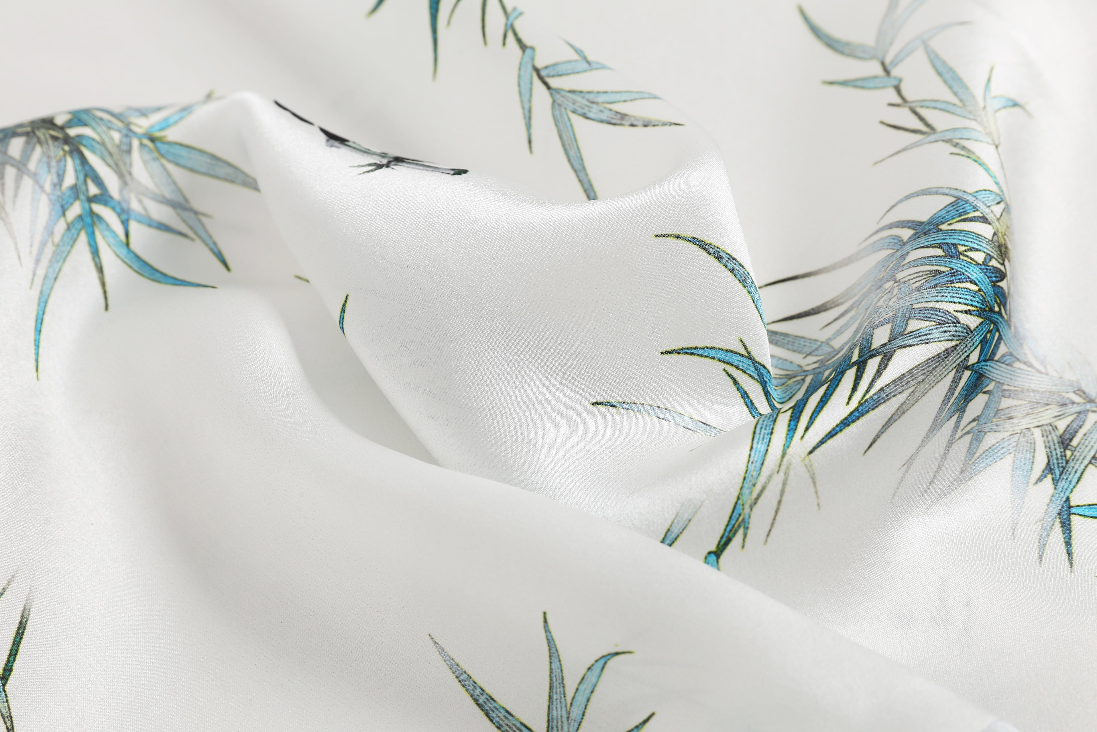 The 'Chinoiserie Garden' Silk Neckerchief