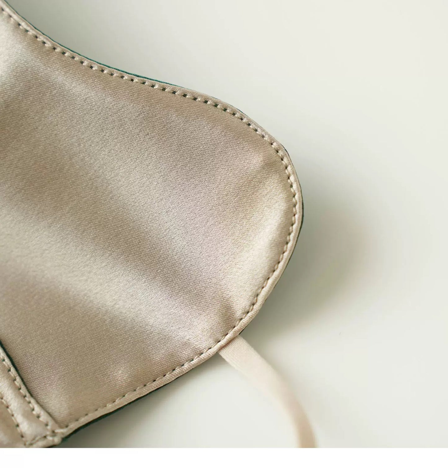 Jeelow 100% Mulberry Silk Face Cloth Mask Washable Reusable Breathable 22 Momme Double Layer Two Tone Adjustable Straps